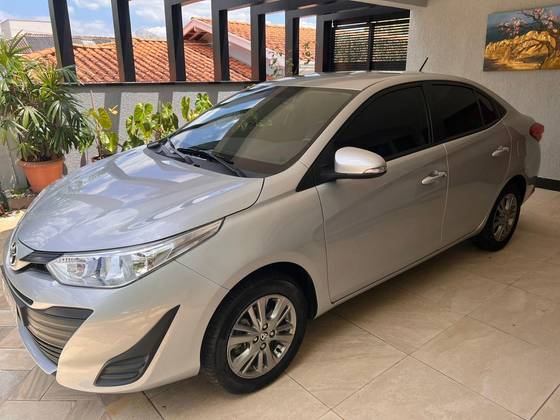 TOYOTA YARIS 1.5 16V FLEX XL PLUS CONNECT MULTIDRIVE TOYOTA YARIS 1.5 16V FLEX XL PLUS CONNECT MULTIDRIVE